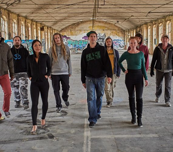 IKW: PEACE DEVELOPMENT CREW IN DER ZORA